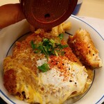 Katsuya Nagoya Marunochi Ten - カツ丼(竹)650円､税込715円。