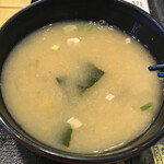 Yoshinoya Koshukaido Fuchu Shiraitodai Ten - 納豆定食371円、白身は味噌汁に