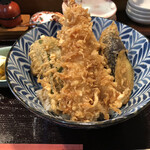 Edomae Tempura Ten'yuu - この天丼の誘惑にはかなわない