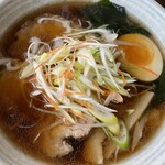 ろぢうら食堂 - 魚介系ラーメン（正油）780円