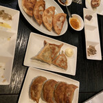 Tenobe Gyoza Bar Wing Village - 