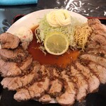 赤鬼 - 豚ヒレステーキ定食。