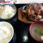 俺のカレー食堂 輪 - 俺のとんちゃん焼き定食