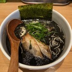 らーめん 麺泥棒 - らーめん　こがし(黒)