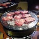 炭火焼肉 呼友 - 塩タン焼き