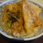 Man Saku Tonami Ten - 万さく天丼（946円）