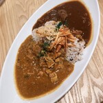 Ally Ehako - 期間限定●日替わり2種盛りカレー　1,200円
                      大辛　無料（激辛＋50円/超激辛＋500円）
                      生春巻きとモチコチキンセット
                      白米か十六穀米か選べ十六穀米をチョイス。