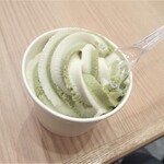 Kouemon Chaho Osaka Umeda Ten - 抹茶バニラのミックスソフトクリーム200円