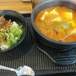 Kalbi Don to Sundubu Senmonten Kan Don Gifu Rokujo Ten - カルビ丼ミニと和牛すじスン豆腐セット（990円)