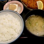 とんかつ都美多 - ご飯・味噌汁