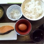 Sukiya Fukuoka Shimen Ten - ●朝食メニュー：鮭朝食　360円●