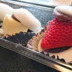 Yonehaku Mochi Honpo - キウイ大福、パイン大福、いちご大福