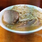 Ramen Jiro Tachikawa Ten - 小ラーメン。￥750
                        携帯変えたてで写真が上手く撮れないのだよ明智くん！