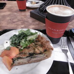 DEAN & DELUCA Cafes Roppongi - キッシュセットとカフェラテＬ