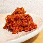 Yagachan Kimchi - 蟹の身が持つ甘さが、キムチダレによって増幅したような印象。鰹節のような、旨味の濃縮度