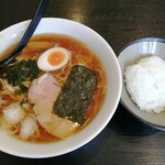 Azumabashi Takamasaya - ラーメンセット　715円　後から漬物がきました