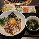 西光園 - 牛そぼろ丼（650円）