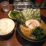 Itto Nansendai Ten - 醤油ラーメンとライスとキューちゃん