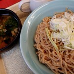 Yamaoka Ya Ooguchi Ten - 海老薫る濃厚あさり醤油つけ麺のアップ