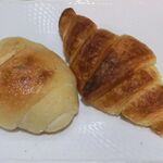 Umibe no Pan Ya La La Bakery - 天然酵母　百姓庵の塩ロール、クロワッサン