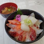 朝獲れ鮮魚・海鮮丼 魚福 - 