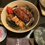 Binchotan Yakitori Toriyasu - とりやす丼