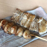 Yakitori Sakaba Bushuya - ぼんじりと豚バラを塩て@150円と@190円