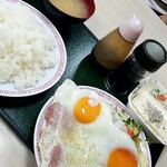 Sawaki - ハムエッグ定食(並)650円