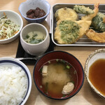 てんぷら藤 - 天ぷら定食＝６７０円
※１番人気メニュー