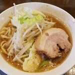 Menya Ouji - ハーフラーメン（野菜少なめ）￥700