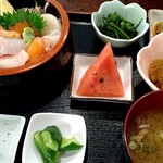 居酒屋・寿司江戸 - 料理写真:海鮮丼