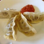 E Machida nanoni Nepal Gyoza Sakaba Solti - モモ（ネパール餃子）、ゴルベラコアチャール