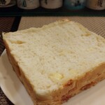 Nomidokoro Hanami - ある日のお通し800円 HBで焼いたチーズ入り食パン 