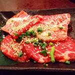 炭火焼肉 でかべこ - 上ロース（1280円）