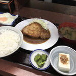 Ikoi Shokudo - 豚生姜焼定食＋目玉焼き