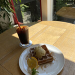 cafe LEON - 