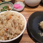 Akadori Kosho Dori Furusato - かしわご飯です