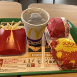 McDonald's Nihachiroku Nishitaga Ten - 2020年9月。ダブルチーズバーガーセットとスパチキで840円なり。