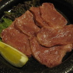 Yakiniku Honpo - 特上タン 1680円