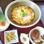 サガミ - とうもろこしの玉子あんかけうどんといくらプチ丼