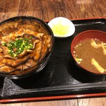 三◯食堂 - みそダレ豚丼（850円）