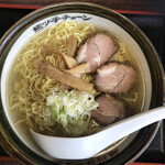 Asahikawa Ramen Kumakko Hon Ten - 塩ラーメン大盛り
                        