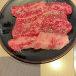 Yakiniku Sanai Saiwai Ten - 黒毛和牛カルビ　748円