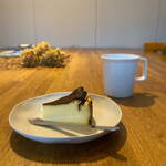 HOLT COFFEE AND TREATS - 