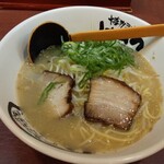 Hakata Ramen Genkotsu Ion Dainichi Ten - げんこつラーメン