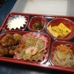 仕出しセンターセイブ - 料理写真:こっちが小さめのエコ
