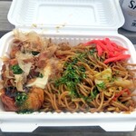 Parks Nogawa - たこ焼きそば￥560 焼きそばも食べたいし、たこ焼きも食べたいという欲張りさんにピッタリ