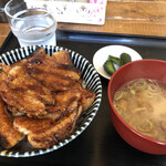 豚丼 とんじゃく - 料理写真: