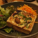 Rose Bakery Marunochi - キッシュと2種類の野菜