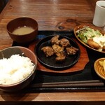 Miyazaki Ken Hyuga Shi Tsukada Nojo Keihan Kuzuba Ten - 名物地鶏炭火焼定食